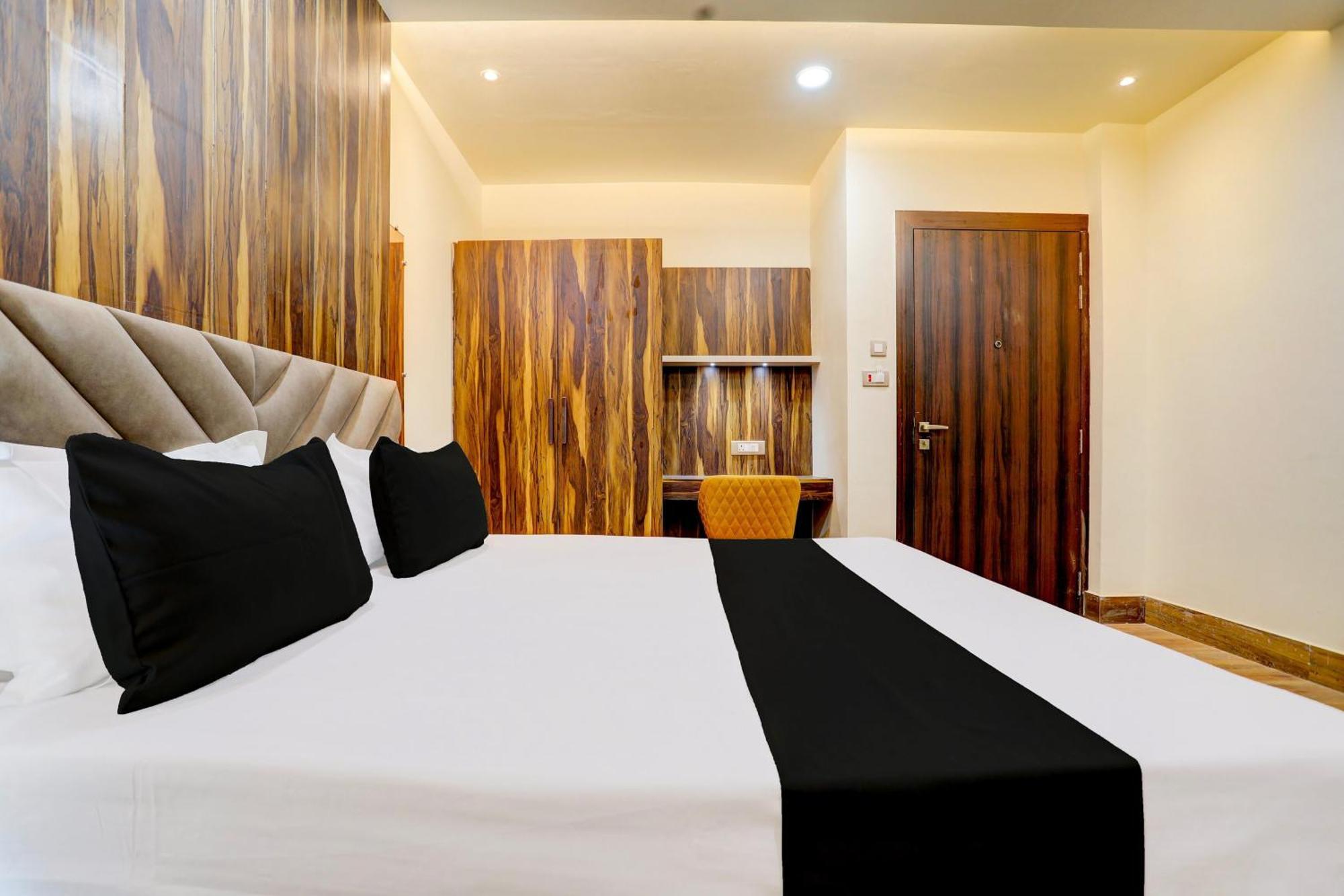 Hotel O Krishna Greens Канпур Экстерьер фото