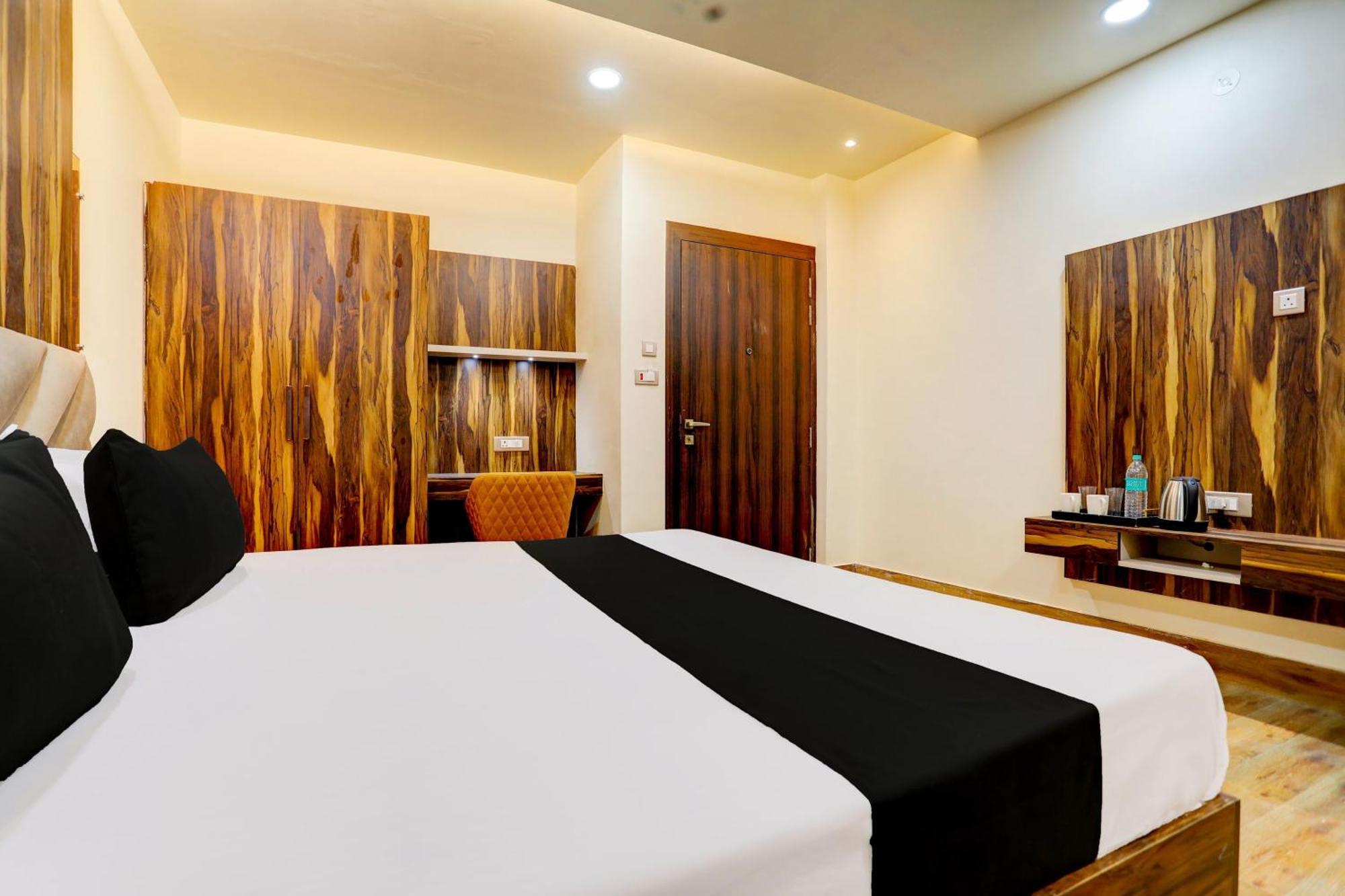 Hotel O Krishna Greens Канпур Экстерьер фото