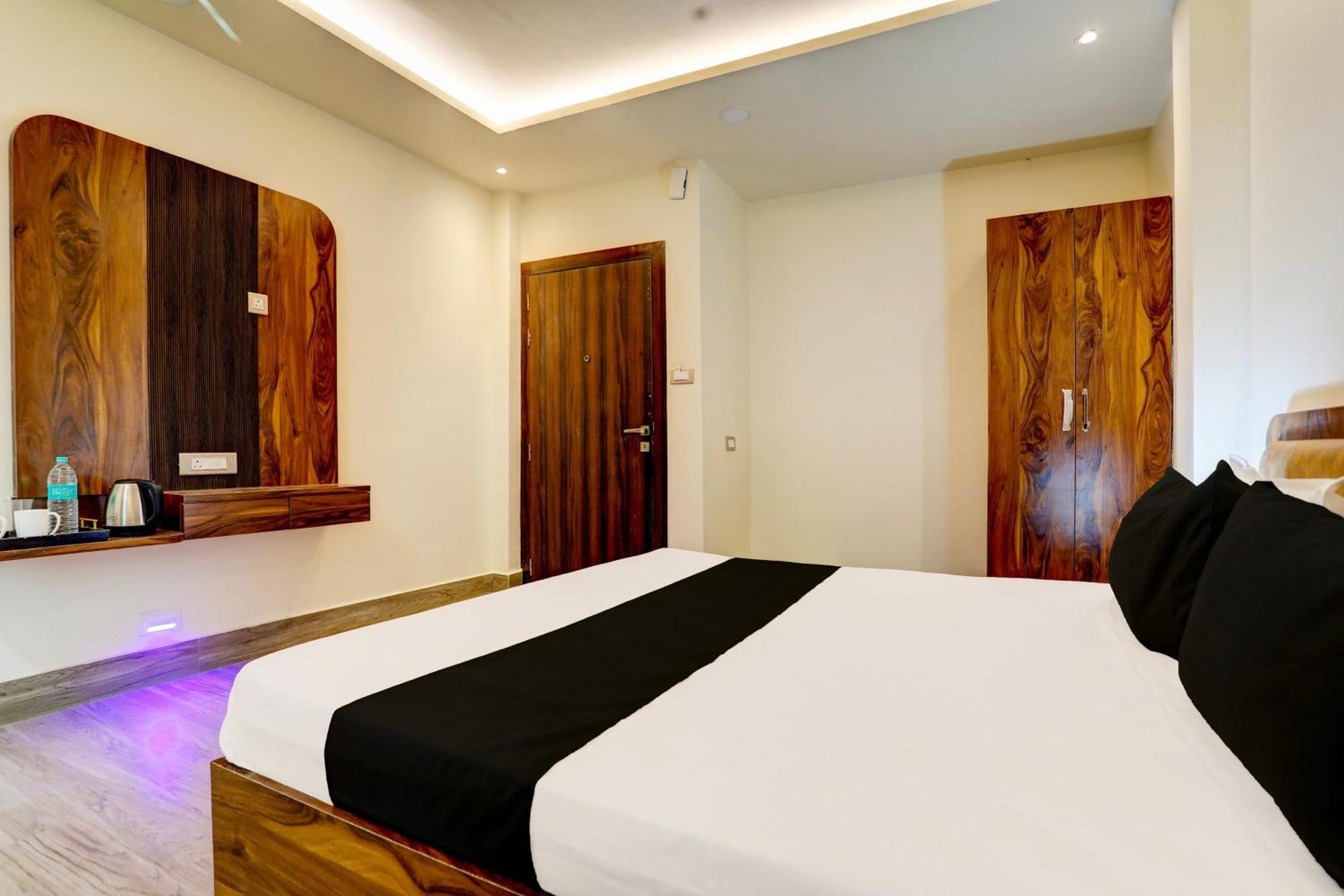 Hotel O Krishna Greens Канпур Экстерьер фото